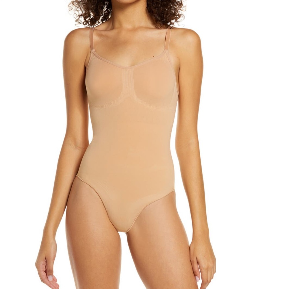SCULPTING BODYSUIT W. SNAPS